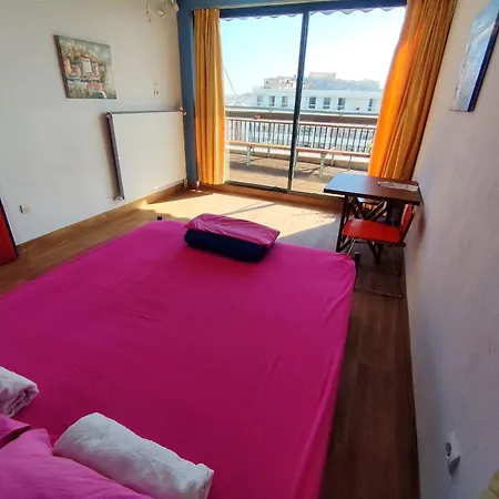 In The Heart Of Athens Private Rooms-3